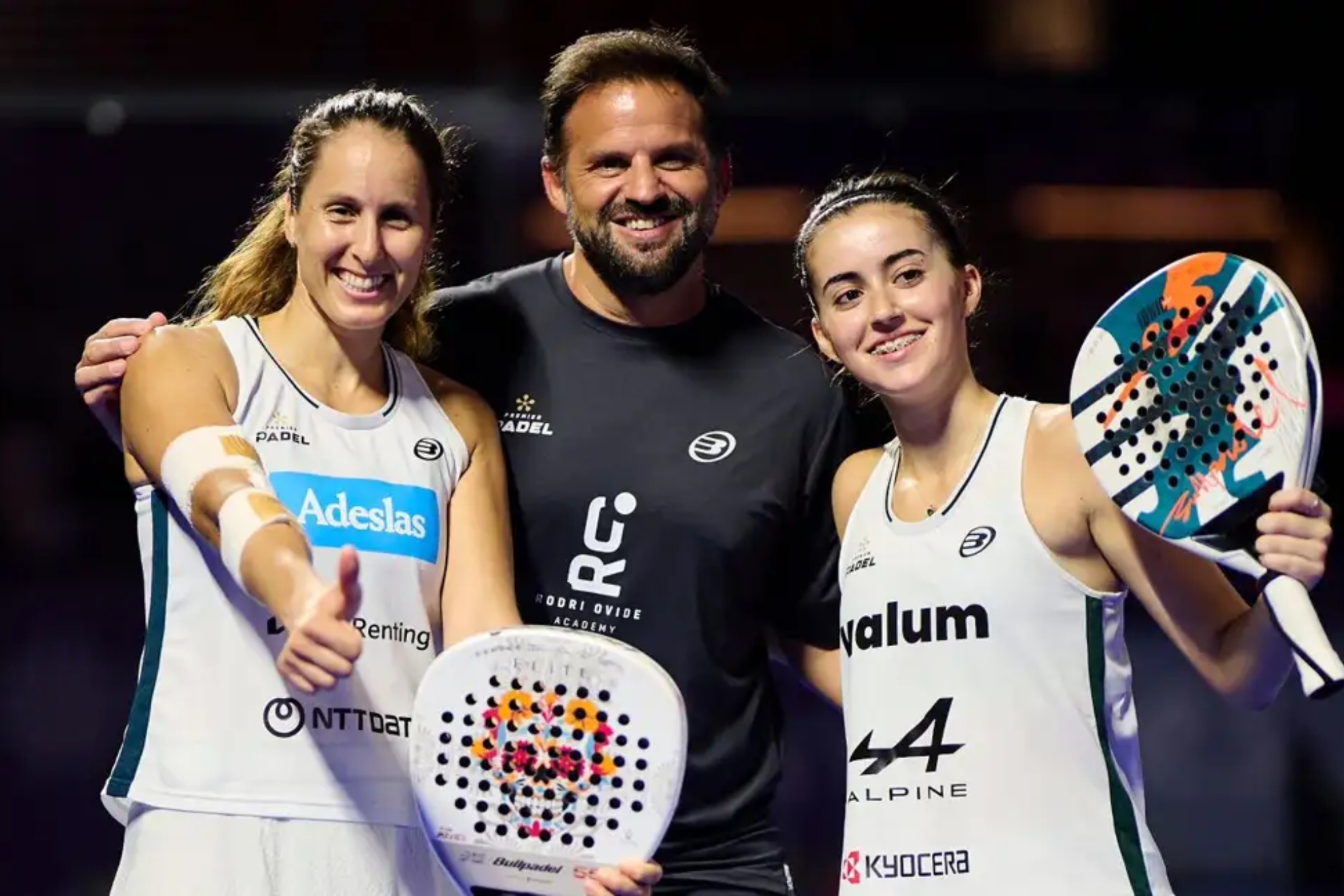 贝兹约吃冰 贝兹约吃冰